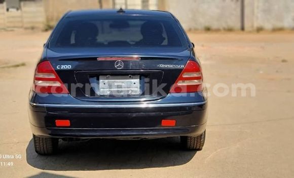 Tenga Tsaru Mercedes-Benz C-Classe Nhema Mota in Harare in Harare Tenga Tsaru Mercedes-Benz C-Classe Nhema Mota in Harare in Harare