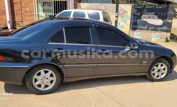 Tenga Tsaru Mercedes-Benz C-Classe Nhema Mota in Harare in Harare Tenga Tsaru Mercedes-Benz C-Classe Nhema Mota in Harare in Harare