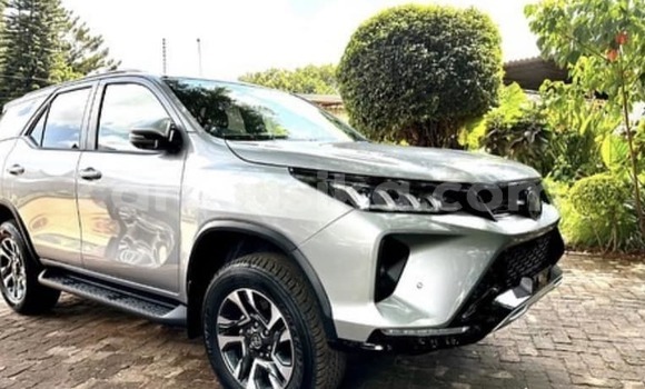 Tenga Tsaru Toyota Fortuner Zvimwe Mota in Harare in Harare