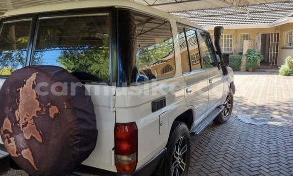 Acheter Occasion Voiture Toyota Land Cruiser Blanc à Harare, Harare Acheter Occasion Voiture Toyota Land Cruiser Blanc à Harare, Harare