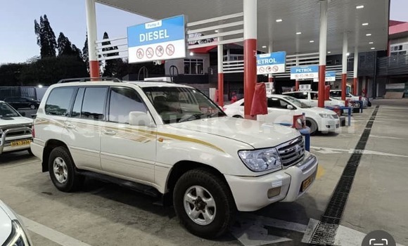 Tenga Tsaru Toyota Land Cruiser Chena Mota in Harare in Harare