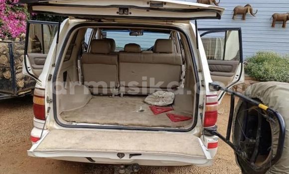 Acheter Occasion Voiture Toyota Land Cruiser Blanc à Harare, Harare Acheter Occasion Voiture Toyota Land Cruiser Blanc à Harare, Harare