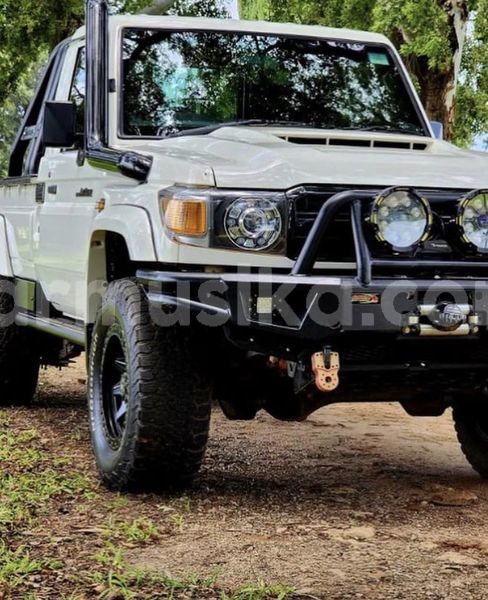 Big with watermark toyota land cruiser harare harare 33503