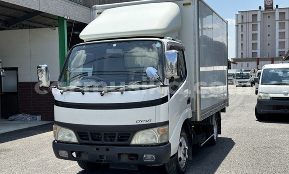 Nunua Ilio tumika Toyota Dyna Nyeupe Lori ndani ya Beitbridge nchini Matabeleland Kusini