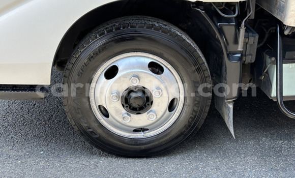 Acheter Occasion Utilitaire Toyota Dyna Blanc à Beitbridge, Matabeleland South Acheter Occasion Utilitaire Toyota Dyna Blanc à Beitbridge, Matabeleland South