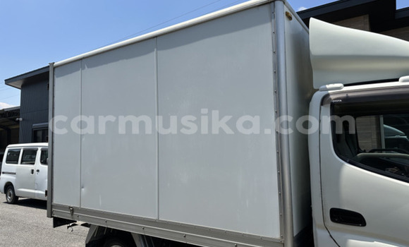 Acheter Occasion Utilitaire Toyota Dyna Blanc à Beitbridge, Matabeleland South Acheter Occasion Utilitaire Toyota Dyna Blanc à Beitbridge, Matabeleland South