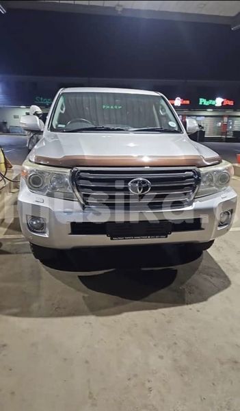 Big with watermark toyota land cruiser harare harare 33514