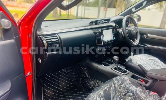 Nunua Ilio tumika Toyota Hilux Nyekundu Gari ndani ya Harare nchini Harare Nunua Ilio tumika Toyota Hilux Nyekundu Gari ndani ya Harare nchini Harare