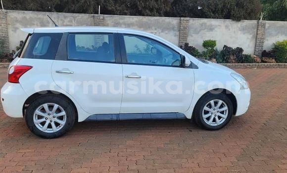 Nunua Ilio tumika GMC Envoy Nyeupe Gari ndani ya Harare nchini Harare Nunua Ilio tumika GMC Envoy Nyeupe Gari ndani ya Harare nchini Harare