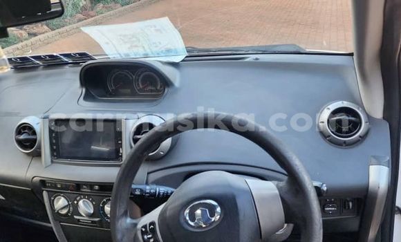 Nunua Ilio tumika GMC Envoy Nyeupe Gari ndani ya Harare nchini Harare Nunua Ilio tumika GMC Envoy Nyeupe Gari ndani ya Harare nchini Harare