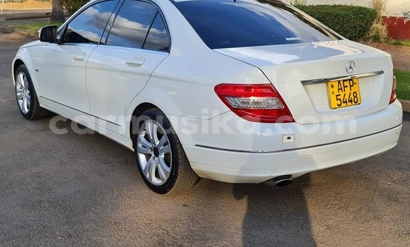 Nunua Ilio tumika Mercedes‒Benz C–Class Nyeupe Gari ndani ya Harare nchini Harare Nunua Ilio tumika Mercedes‒Benz C–Class Nyeupe Gari ndani ya Harare nchini Harare