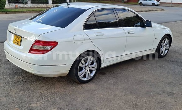 Nunua Ilio tumika Mercedes‒Benz C–Class Nyeupe Gari ndani ya Harare nchini Harare Nunua Ilio tumika Mercedes‒Benz C–Class Nyeupe Gari ndani ya Harare nchini Harare