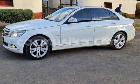 Nunua Ilio tumika Mercedes‒Benz C–Class Nyeupe Gari ndani ya Harare nchini Harare Nunua Ilio tumika Mercedes‒Benz C–Class Nyeupe Gari ndani ya Harare nchini Harare