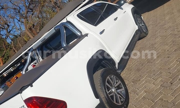 Nunua Ilio tumika Toyota Hilux Nyeupe Gari ndani ya Harare nchini Harare Nunua Ilio tumika Toyota Hilux Nyeupe Gari ndani ya Harare nchini Harare
