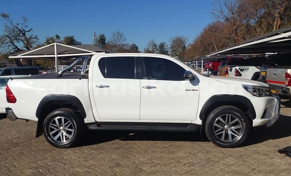 Nunua Ilio tumika Toyota Hilux Nyeupe Gari ndani ya Harare nchini Harare Nunua Ilio tumika Toyota Hilux Nyeupe Gari ndani ya Harare nchini Harare