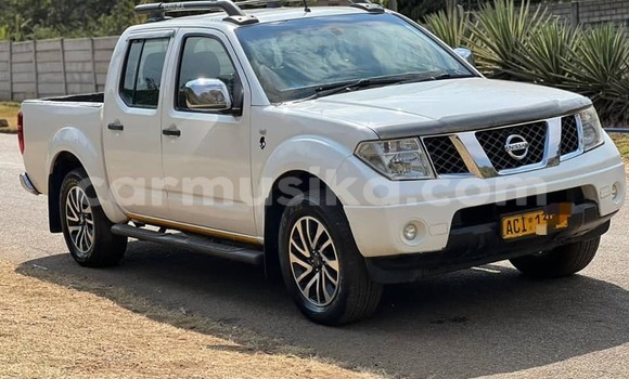 Nunua Ilio tumika Nissan Navara Nyeupe Gari ndani ya Harare nchini Harare Nunua Ilio tumika Nissan Navara Nyeupe Gari ndani ya Harare nchini Harare