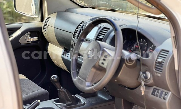 Nunua Ilio tumika Nissan Navara Nyeupe Gari ndani ya Harare nchini Harare Nunua Ilio tumika Nissan Navara Nyeupe Gari ndani ya Harare nchini Harare