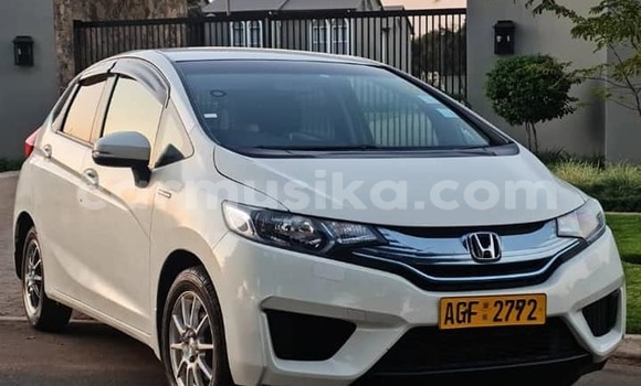 Nunua Ilio tumika Honda Fit Nyeupe Gari ndani ya Harare nchini Harare Nunua Ilio tumika Honda Fit Nyeupe Gari ndani ya Harare nchini Harare