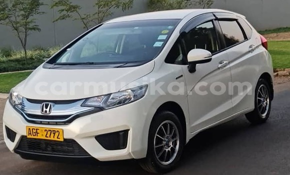 Nunua Ilio tumika Honda Fit Nyeupe Gari ndani ya Harare nchini Harare Nunua Ilio tumika Honda Fit Nyeupe Gari ndani ya Harare nchini Harare