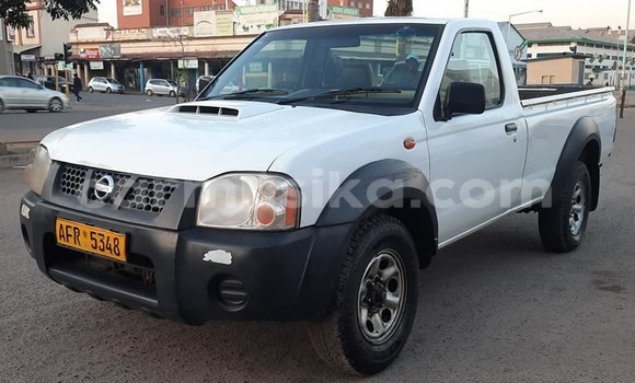 Tenga Tsaru Nissan NP 300 Zvimwe Mota in Harare in Harare Tenga Tsaru Nissan NP 300 Zvimwe Mota in Harare in Harare