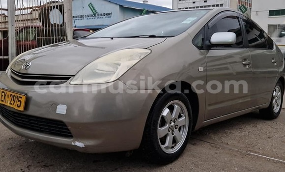 Tenga Tsaru Toyota Prius Zvimwe Mota in Harare in Harare Tenga Tsaru Toyota Prius Zvimwe Mota in Harare in Harare