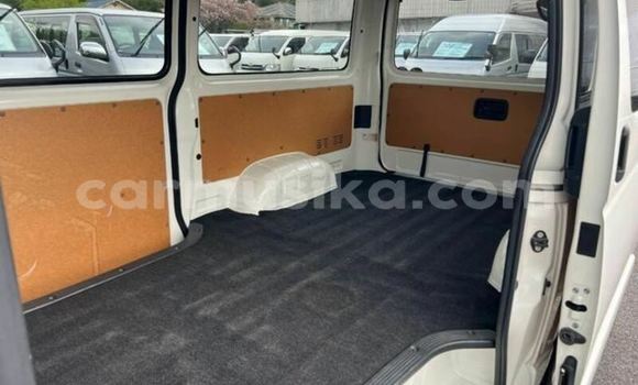 Nunua Ilio tumika Toyota Hiace Nyeupe Gari ndani ya Beitbridge nchini Matabeleland Kusini Nunua Ilio tumika Toyota Hiace Nyeupe Gari ndani ya Beitbridge nchini Matabeleland Kusini