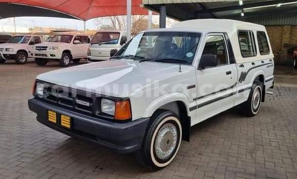 Acheter Occasion Voiture Mazda B–series Blanc à Beitbridge, Matabeleland South Acheter Occasion Voiture Mazda B–series Blanc à Beitbridge, Matabeleland South