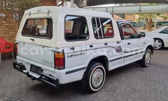 Acheter Occasion Voiture Mazda B–series Blanc à Beitbridge, Matabeleland South Acheter Occasion Voiture Mazda B–series Blanc à Beitbridge, Matabeleland South