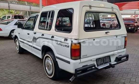 Acheter Occasion Voiture Mazda B–series Blanc à Beitbridge, Matabeleland South Acheter Occasion Voiture Mazda B–series Blanc à Beitbridge, Matabeleland South