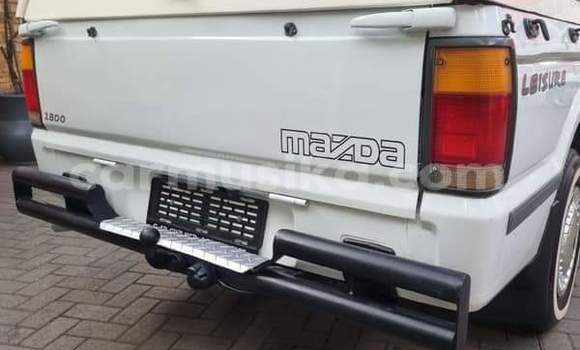 Acheter Occasion Voiture Mazda B–series Blanc à Beitbridge, Matabeleland South Acheter Occasion Voiture Mazda B–series Blanc à Beitbridge, Matabeleland South