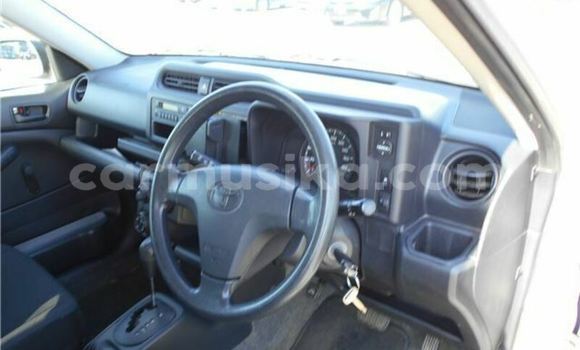 Buy Used Toyota Probox Silver Car in Beitbridge in Matabeleland South Buy Used Toyota Probox Silver Car in Beitbridge in Matabeleland South
