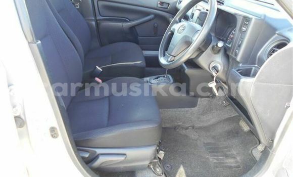 Buy Used Toyota Probox Silver Car in Beitbridge in Matabeleland South Buy Used Toyota Probox Silver Car in Beitbridge in Matabeleland South