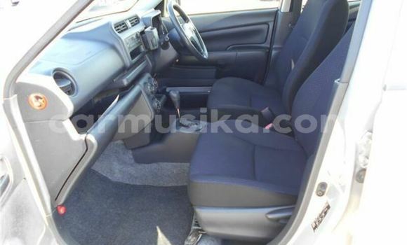 Buy Used Toyota Probox Silver Car in Beitbridge in Matabeleland South Buy Used Toyota Probox Silver Car in Beitbridge in Matabeleland South