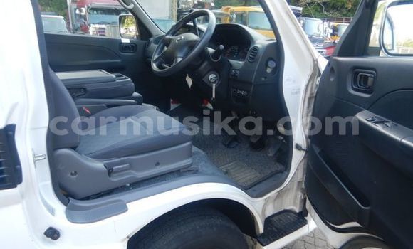 Acheter Occasion Voiture Nissan Caravan Blanc à Beitbridge, Matabeleland South Acheter Occasion Voiture Nissan Caravan Blanc à Beitbridge, Matabeleland South