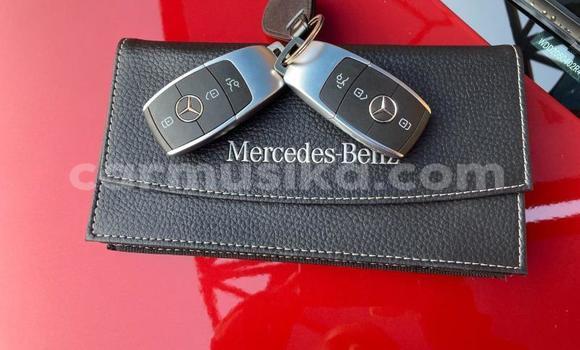 Acheter Occasion Voiture Mercedes-Benz C-Classe Rouge à Beitbridge, Matabeleland South Acheter Occasion Voiture Mercedes-Benz C-Classe Rouge à Beitbridge, Matabeleland South