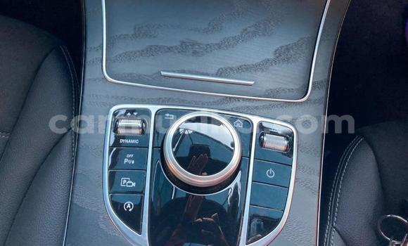 Acheter Occasion Voiture Mercedes-Benz C-Classe Rouge à Beitbridge, Matabeleland South Acheter Occasion Voiture Mercedes-Benz C-Classe Rouge à Beitbridge, Matabeleland South
