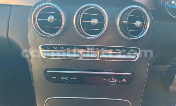 Acheter Occasion Voiture Mercedes-Benz C-Classe Rouge à Beitbridge, Matabeleland South Acheter Occasion Voiture Mercedes-Benz C-Classe Rouge à Beitbridge, Matabeleland South