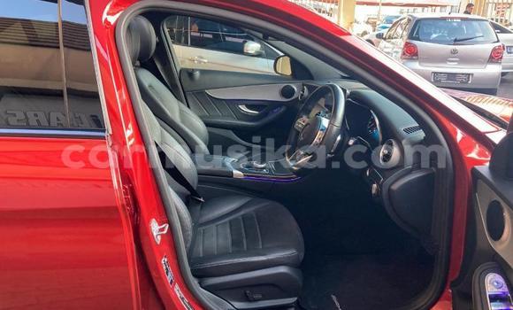 Acheter Occasion Voiture Mercedes-Benz C-Classe Rouge à Beitbridge, Matabeleland South Acheter Occasion Voiture Mercedes-Benz C-Classe Rouge à Beitbridge, Matabeleland South