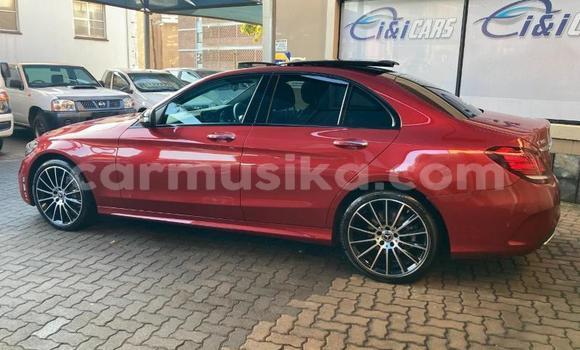 Acheter Occasion Voiture Mercedes-Benz C-Classe Rouge à Beitbridge, Matabeleland South Acheter Occasion Voiture Mercedes-Benz C-Classe Rouge à Beitbridge, Matabeleland South