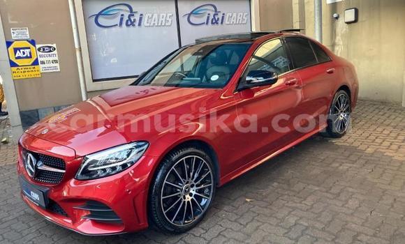 Acheter Occasion Voiture Mercedes-Benz C-Classe Rouge à Beitbridge, Matabeleland South Acheter Occasion Voiture Mercedes-Benz C-Classe Rouge à Beitbridge, Matabeleland South