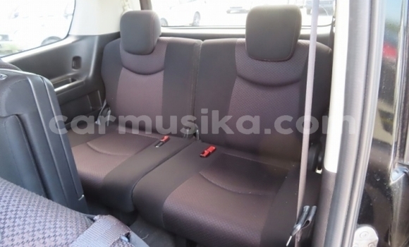 Acheter Occasion Voiture Nissan Serena Noir à Beitbridge, Matabeleland South Acheter Occasion Voiture Nissan Serena Noir à Beitbridge, Matabeleland South