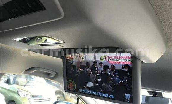 Buy Used Mazda MPV White Car in Beitbridge in Matabeleland South Buy Used Mazda MPV White Car in Beitbridge in Matabeleland South