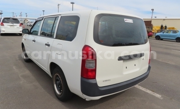 Acheter Occasion Voiture Toyota Probox Blanc à Beitbridge, Matabeleland South Acheter Occasion Voiture Toyota Probox Blanc à Beitbridge, Matabeleland South