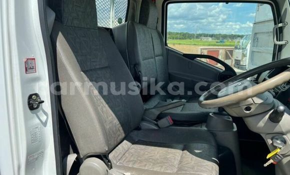 Acheter Occasion Utilitaire Nissan UD Blanc à Beitbridge, Matabeleland South Acheter Occasion Utilitaire Nissan UD Blanc à Beitbridge, Matabeleland South