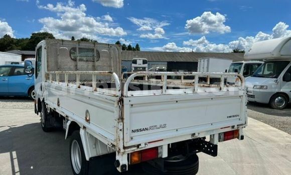 Acheter Occasion Utilitaire Nissan UD Blanc à Beitbridge, Matabeleland South Acheter Occasion Utilitaire Nissan UD Blanc à Beitbridge, Matabeleland South