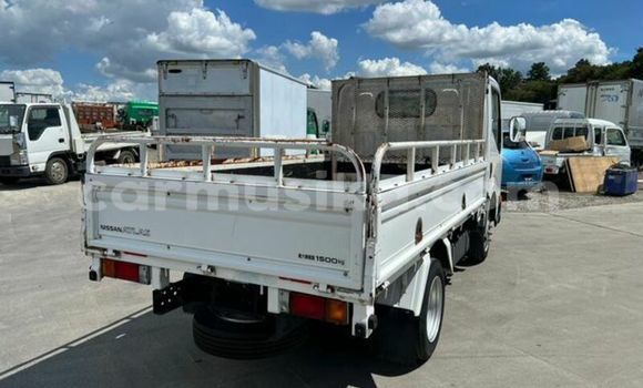 Acheter Occasion Utilitaire Nissan UD Blanc à Beitbridge, Matabeleland South Acheter Occasion Utilitaire Nissan UD Blanc à Beitbridge, Matabeleland South