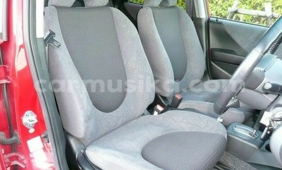 Nunua Ilio tumika Honda Fit Nyekundu Gari ndani ya Beitbridge nchini Matabeleland Kusini Nunua Ilio tumika Honda Fit Nyekundu Gari ndani ya Beitbridge nchini Matabeleland Kusini