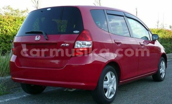 Nunua Ilio tumika Honda Fit Nyekundu Gari ndani ya Beitbridge nchini Matabeleland Kusini Nunua Ilio tumika Honda Fit Nyekundu Gari ndani ya Beitbridge nchini Matabeleland Kusini