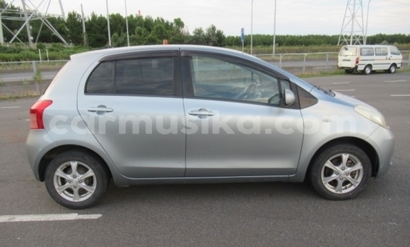 Buy Used Toyota Vitz Blue Car in Beitbridge in Matabeleland South Buy Used Toyota Vitz Blue Car in Beitbridge in Matabeleland South