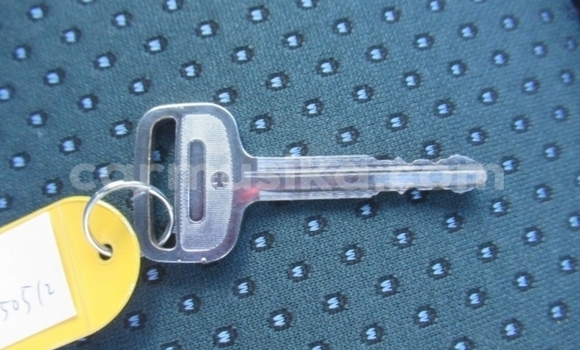 Buy Used Toyota Vitz Blue Car in Beitbridge in Matabeleland South Buy Used Toyota Vitz Blue Car in Beitbridge in Matabeleland South